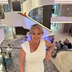 Meet your Posher, Donna